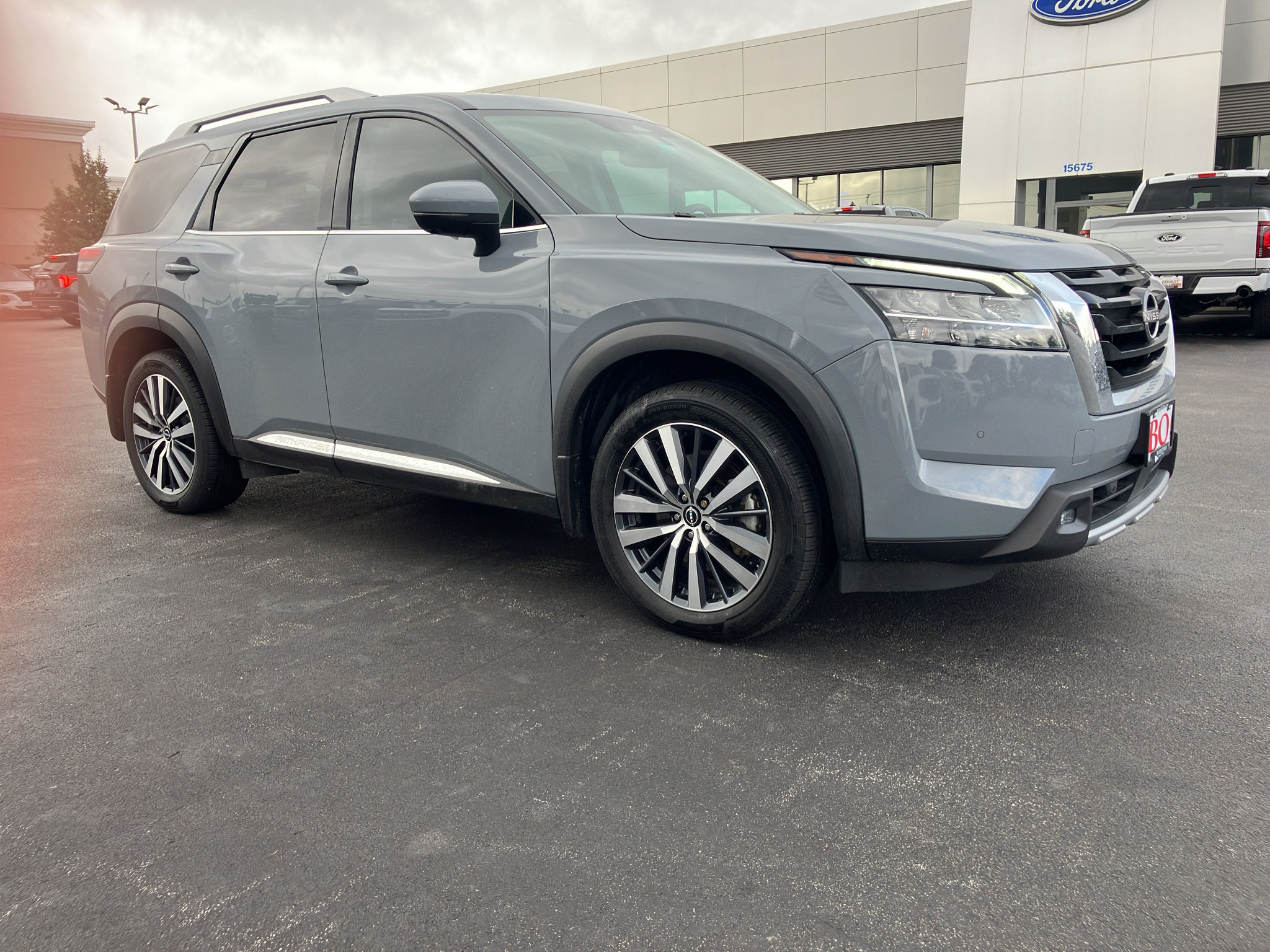Used 2022 Nissan Pathfinder Platinum w/ Cargo Package AWD/4WD image 8