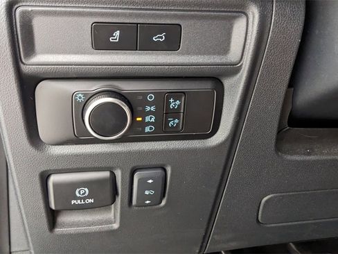 Certified 2024 Ford Expedition XLT image 23