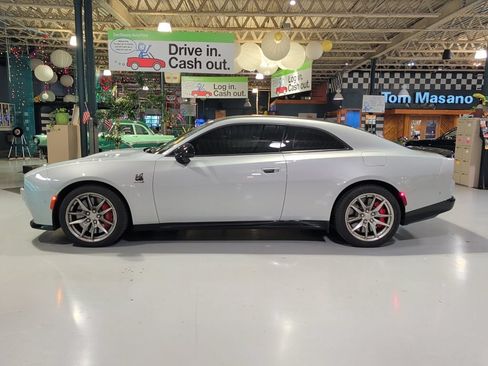 Used 2024 Dodge Charger Daytona Scat Pack w/ Plus Group AWD/4WD image 11