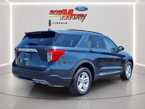 Used 2024 Ford Explorer XLT w/ Equipment Group 202A AWD/4WD image 4