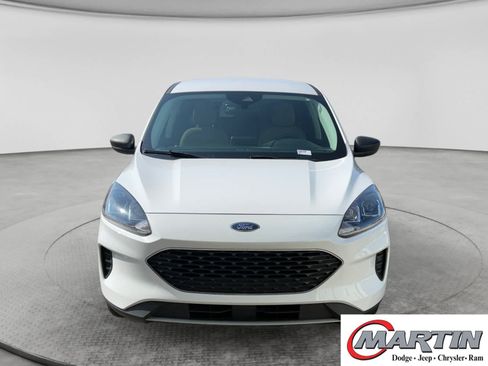 Used 2022 Ford Escape SE FWD image 2