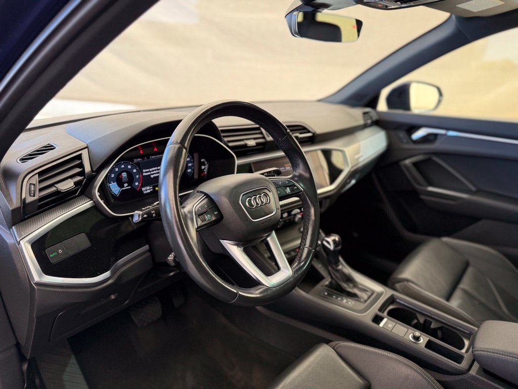 Used 2022 Audi Q3 2.0T Premium w/ Black Optic Sport Package AWD/4WD image 32