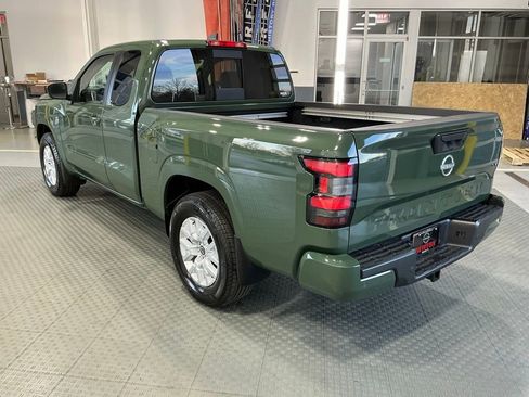 Used 2024 Nissan Frontier SV w/ SV Convenience Package image 23