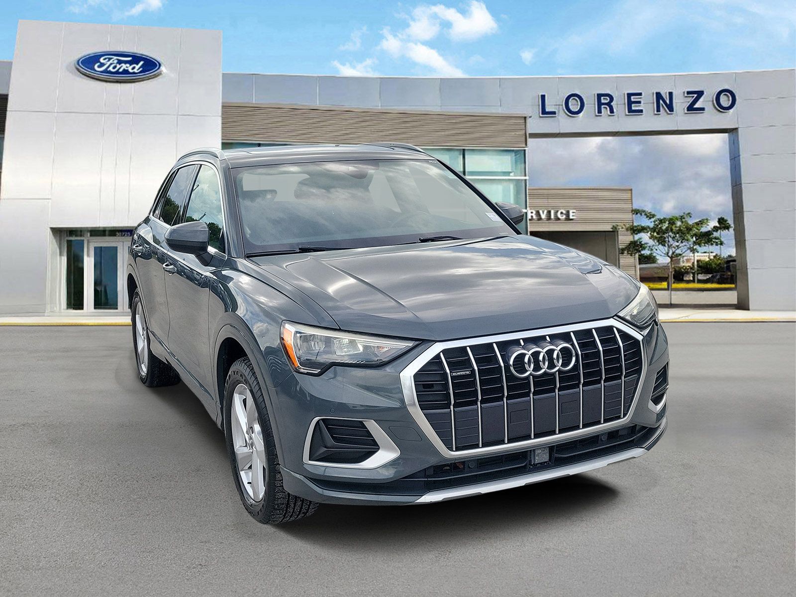 Used 2019 Audi Q3 2.0T Premium w/ Convenience Package AWD/4WD image 3