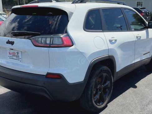 Used 2021 Jeep Cherokee Latitude Plus AWD/4WD image 8