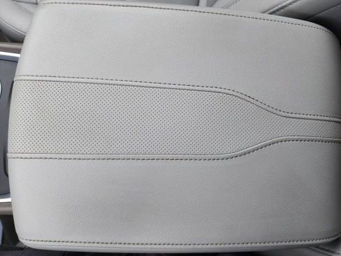 Used 2019 Chevrolet Traverse Premier w/ Driver Confidence II Package image 38