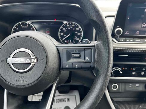 Used 2023 Nissan Rogue S image 22