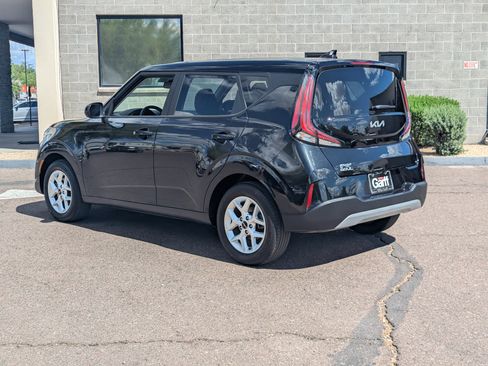 Certified 2025 Kia Soul LX w/ LX Technology Package image 4