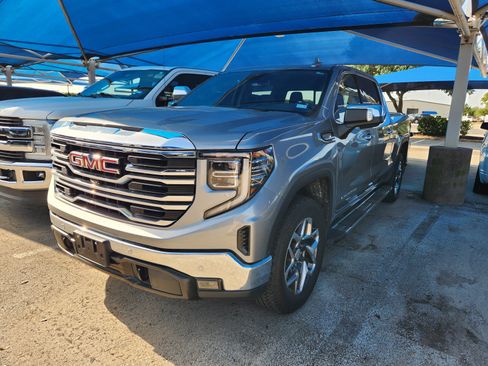 Used 2024 GMC Sierra 1500 SLT AWD/4WD image 2
