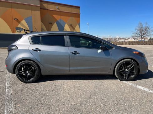 Used 2015 Kia Forte SX image 9