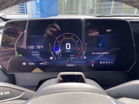 Used 2024 Chevrolet Traverse RS image 28