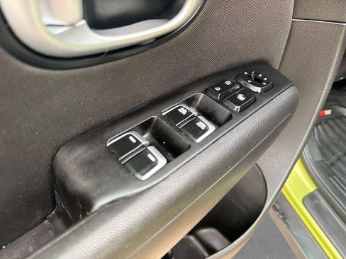 Used 2019 Kia Soul FWD image 19