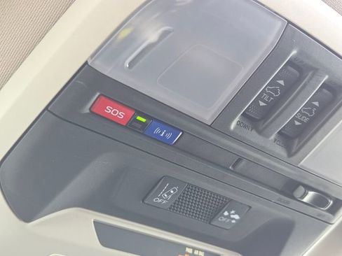 Used 2019 Subaru Crosstrek 2.0i Limited w/ Moonroof Package w/Navigation image 31