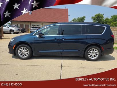 Used 2022 Chrysler Pacifica Touring-L