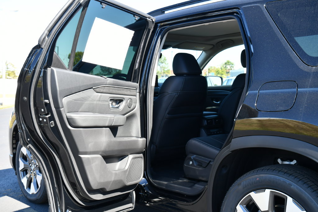 New 2026 Honda Pilot Touring image 18