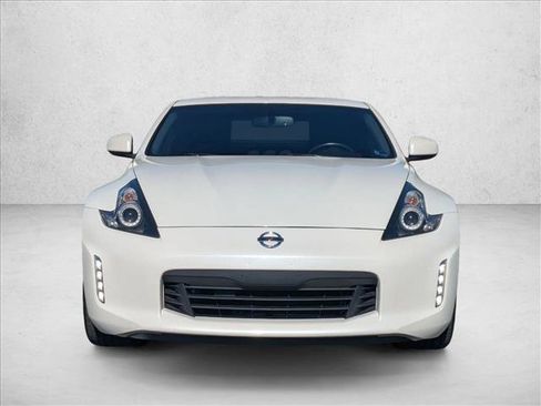 Used 2020 Nissan 370Z Coupe RWD image 2