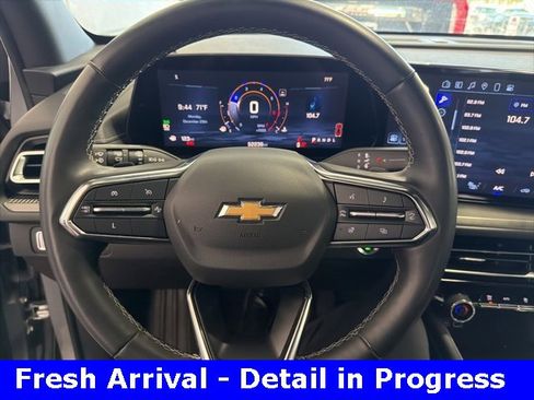 Used 2024 Chevrolet Traverse LT image 9