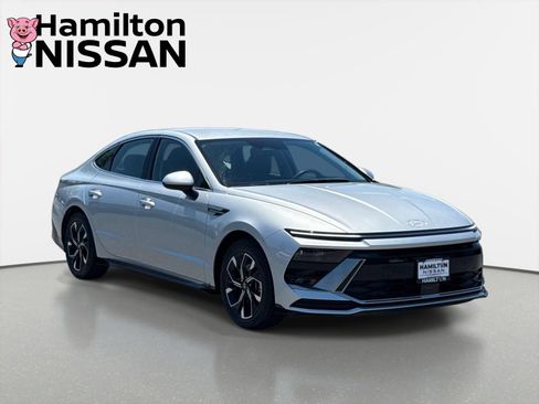 Used 2025 Hyundai Sonata SEL FWD image 1