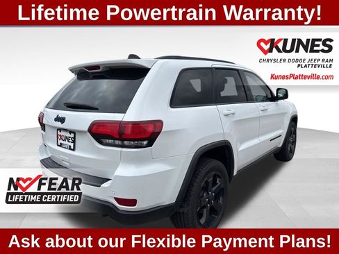 Used 2018 Jeep Grand Cherokee Laredo image 4