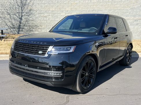 Certified 2024 Land Rover Range Rover SE image 2