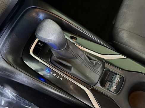 Used 2020 Toyota Corolla LE image 20