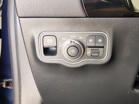 Used 2023 Mercedes-Benz GLA 250 4MATIC image 23