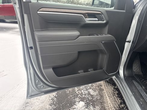 New 2026 GMC Sierra 1500 SLE image 15