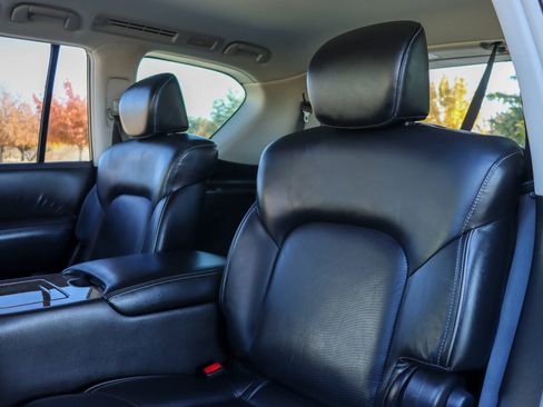 Used 2017 INFINITI QX80 2WD w/ Driver Assistance Package image 17