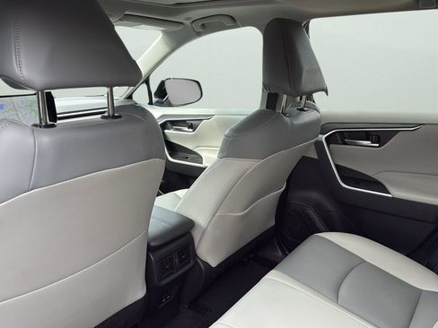 Used 2024 Toyota RAV4 XLE Premium image 29