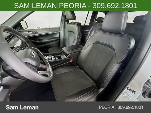 New 2026 Jeep Grand Cherokee Altitude AWD/4WD image 21