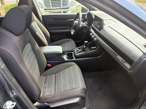 Used 2025 Honda CR-V Sport image 29