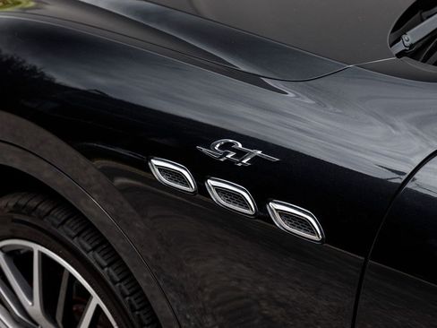 Certified 2022 Maserati Levante GT AWD/4WD image 38
