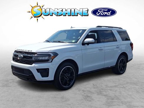 Certified 2023 Ford Expedition Limited AWD/4WD image 3