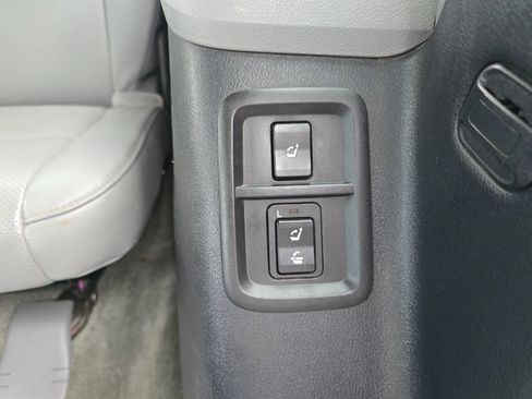 Used 2008 Toyota Sequoia Platinum w/ Cold Area Pkg AWD/4WD image 32