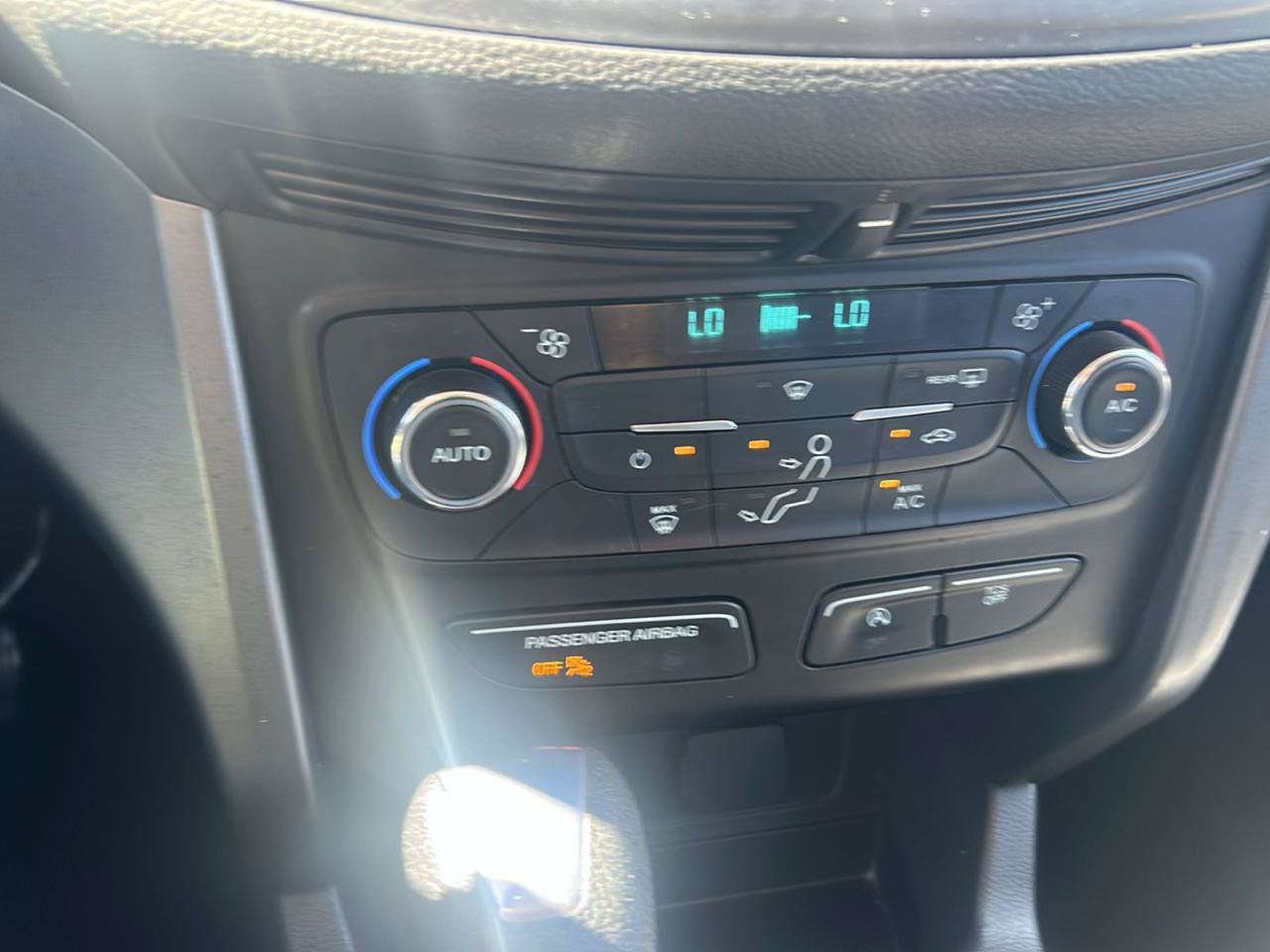 Used 2017 Ford Escape SE w/ Equipment Group 201A AWD/4WD image 17
