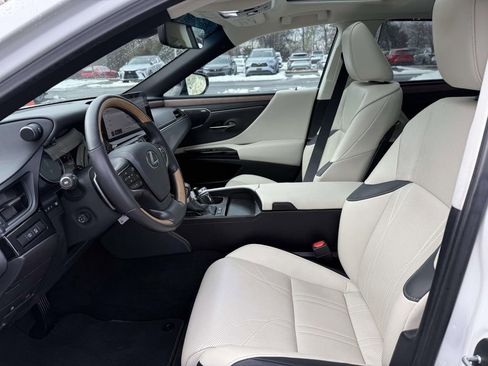 Used 2024 Lexus ES 300h Ultra Luxury image 13