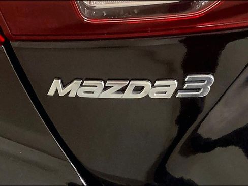 Used 2014 MAZDA MAZDA3 s Grand Touring w/ Technology Package FWD image 8