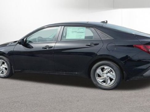 New 2026 Hyundai Elantra SE FWD image 6