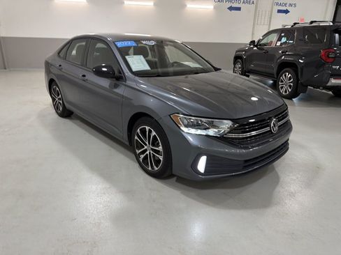 Used 2022 Volkswagen Jetta Sport FWD image 4