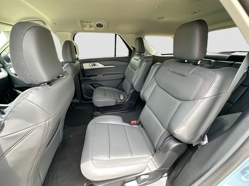 New 2026 Ford Explorer Active w/ Active Comfort Package RWD image 17