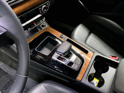Used 2023 Audi Q5 2.0T Premium w/ Convenience Package image 19