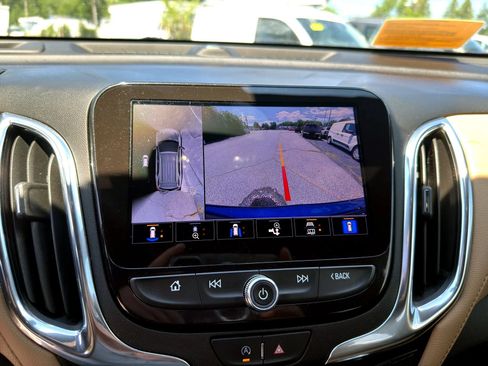 Used 2022 Chevrolet Equinox Premier AWD/4WD image 18