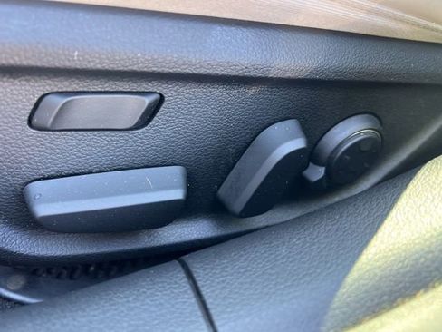 Used 2022 Genesis G70 3.3T w/ Sport Prestige Package image 31