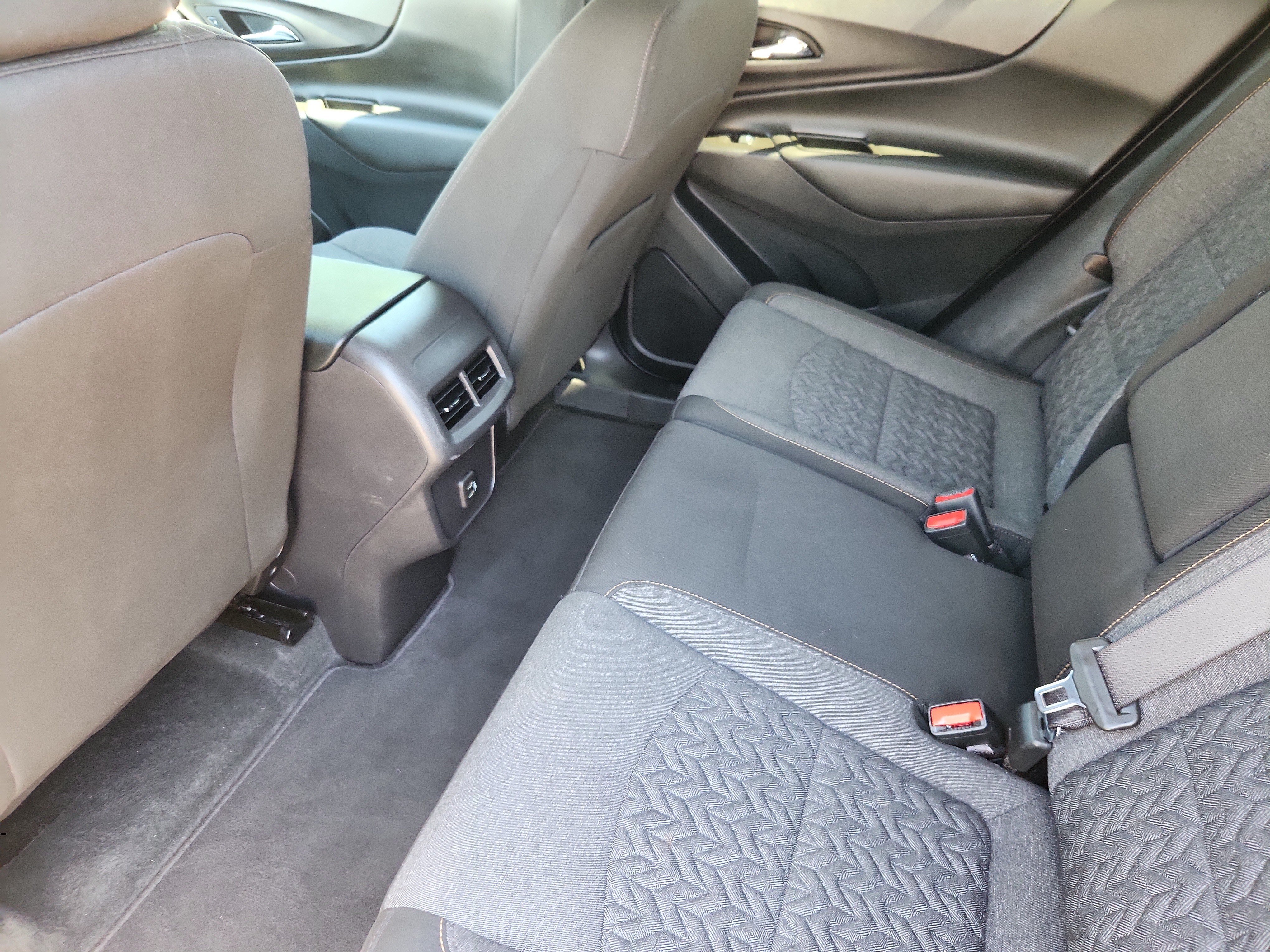 Used 2024 Chevrolet Equinox LT AWD/4WD image 13