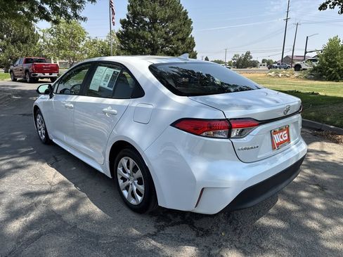 Used 2025 Toyota Corolla LE FWD image 12