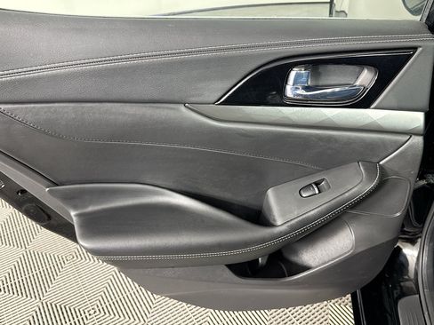 Used 2022 Nissan Maxima SL FWD image 40