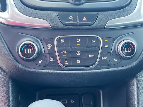 Used 2023 Chevrolet Equinox LT image 15