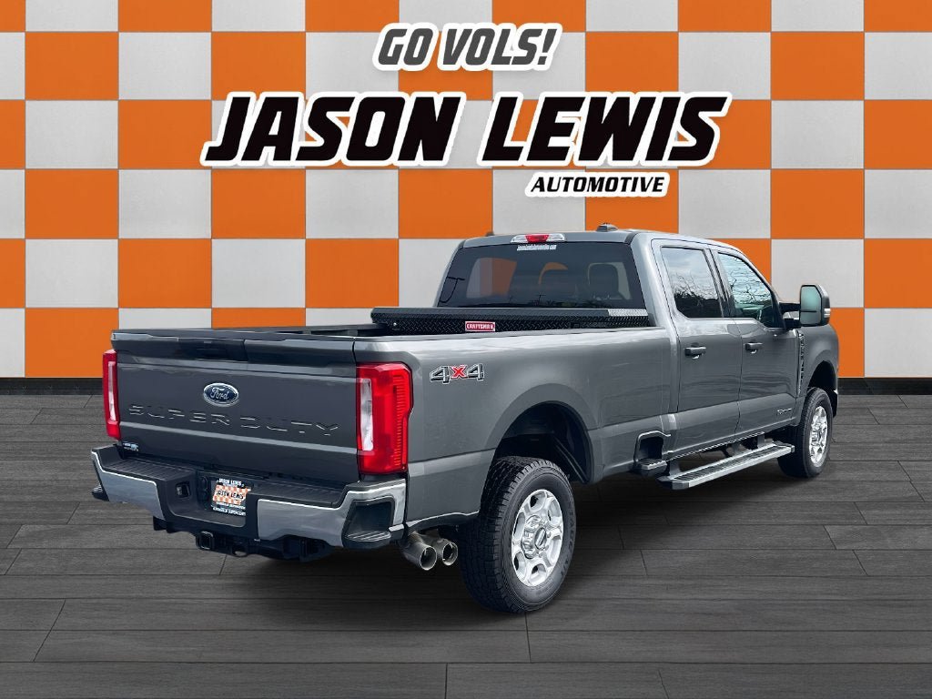 Used 2025 Ford F250 XLT AWD/4WD image 3