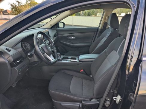 Used 2020 Nissan Sentra SV w/ Lighting Package image 16