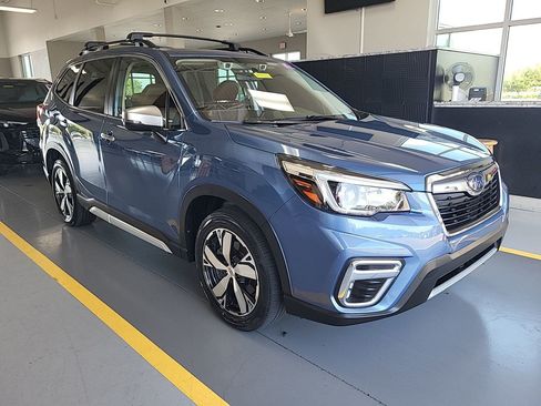 Used 2019 Subaru Forester Touring AWD/4WD image 2